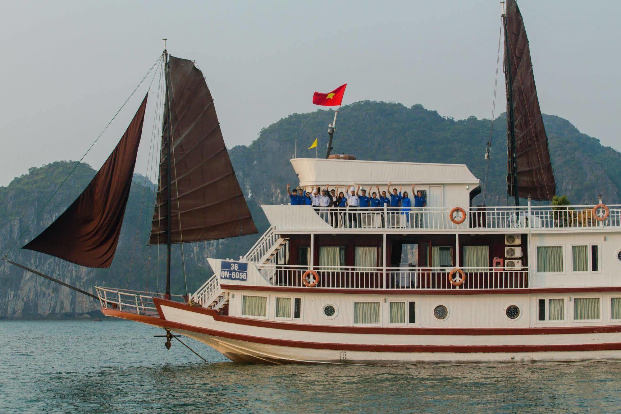 Flamingo Luxury Cruises Hotel Ха Лонг Екстериор снимка