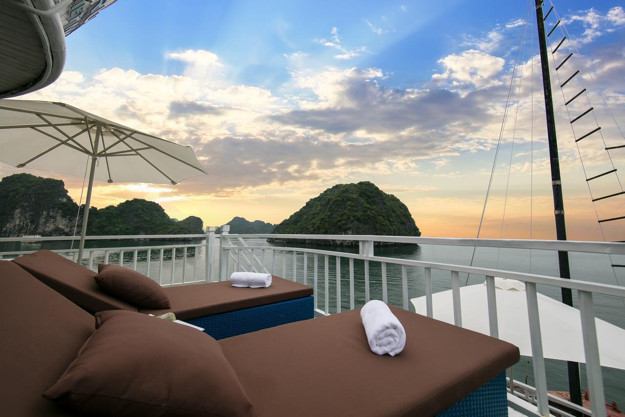 Flamingo Luxury Cruises Hotel Ха Лонг Екстериор снимка