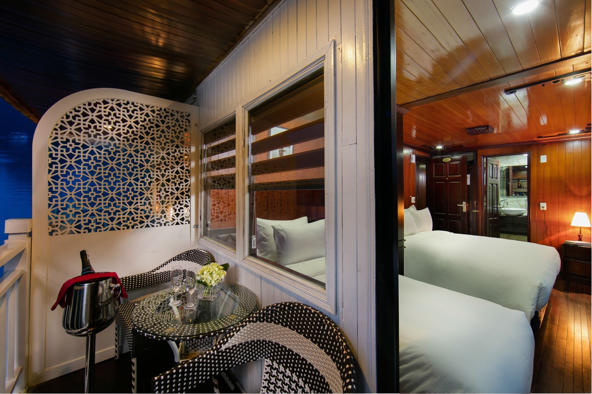 Flamingo Luxury Cruises Hotel Ха Лонг Екстериор снимка